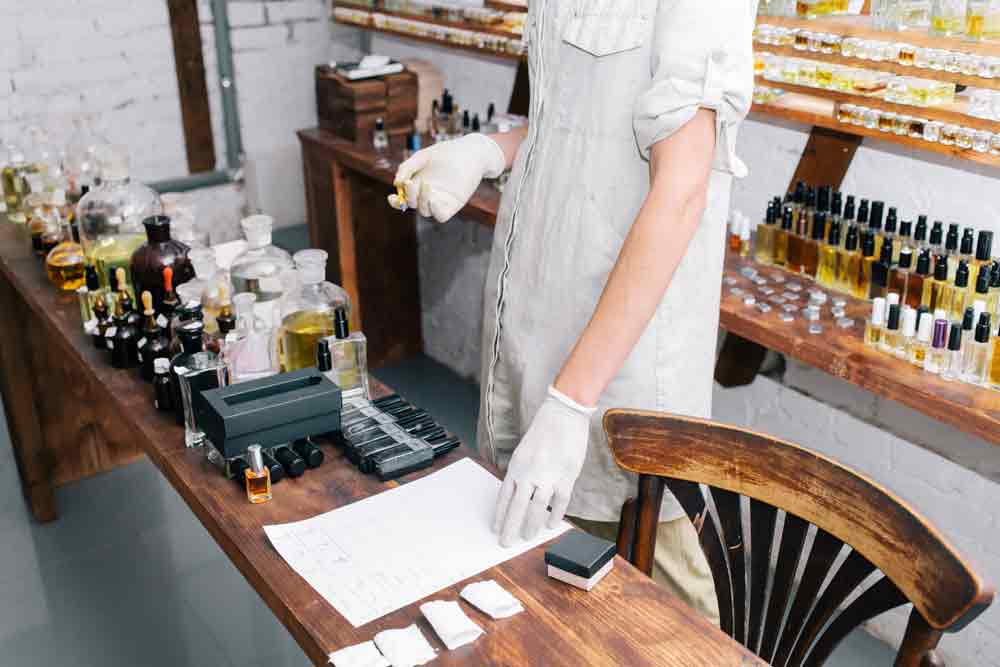 Utilizzo delle note naturali per la produzione di fragranze artigianali Utilizzo delle note naturali per la produzione di fragranze artigianali